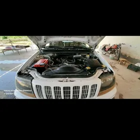 Jeep Grand Cherokee L 2005