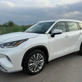Toyota Highlander 2021