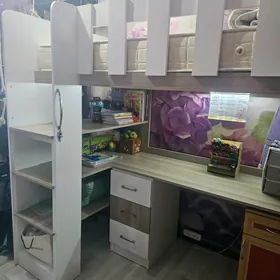 Кровать
