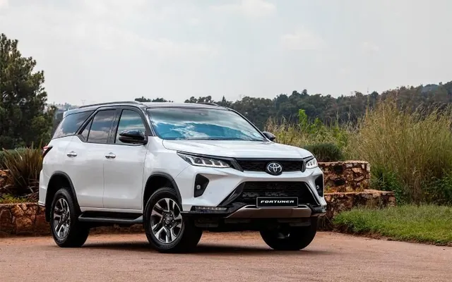 Halypa çapyksuwarlaryň at çapyşygynyň ýeňijisi “Toyota Fortuner” ulagy bilen sylaglanar