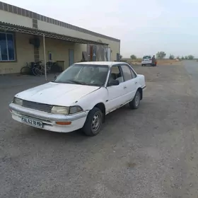 Toyota Corolla 1990
