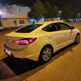Hyundai Elantra 2019