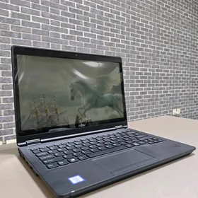Fujitsu i5 8Th/ 8Gb/256GB X360