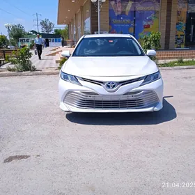 Toyota Camry 2019
