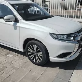 Mitsubishi Outlander 2022