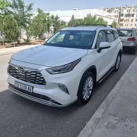 Toyota Highlander 2020