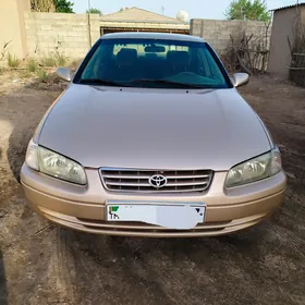 Toyota Camry 2001