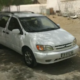 Toyota Sienna 2002