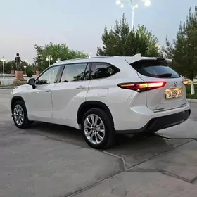 Toyota Highlander 2020