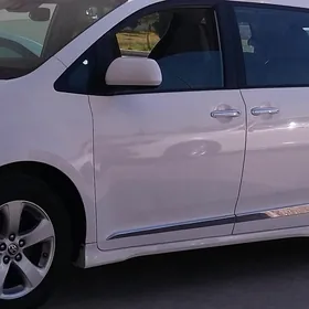 Toyota Sienna 2020