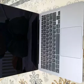 MacBook Air 13 M1