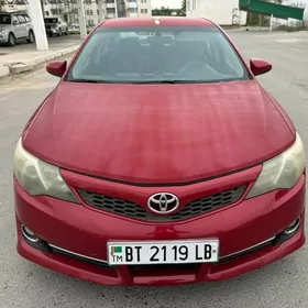 Toyota Camry 2014
