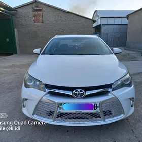 Toyota Camry 2017