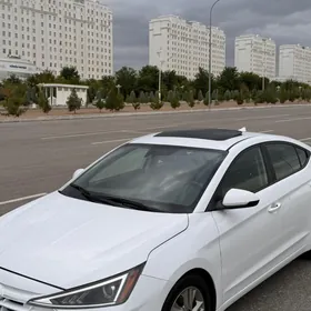 Hyundai Elantra 2018