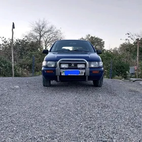 Mitsubishi RVR 1995