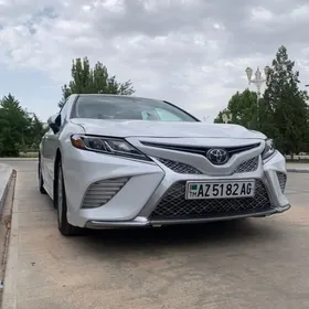Toyota Camry 2019