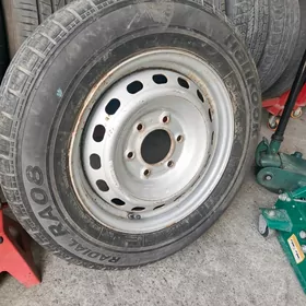 hilux haice zapaska 215 70 16