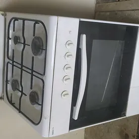 Gaz plita Beko.