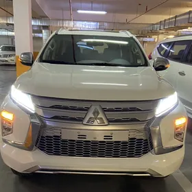 Mitsubishi Montero Sport 2023