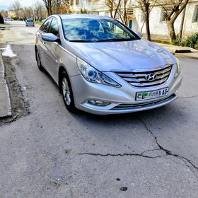 Hyundai Sonata 2011