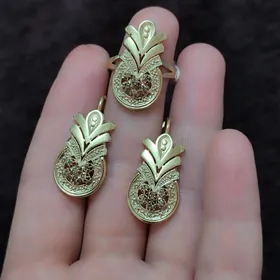 gyzyl kamplekt