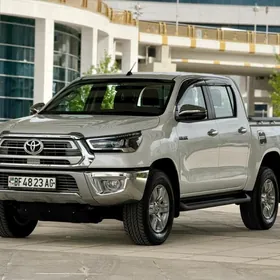 Toyota Hilux 2024