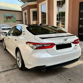 Toyota Camry 2023