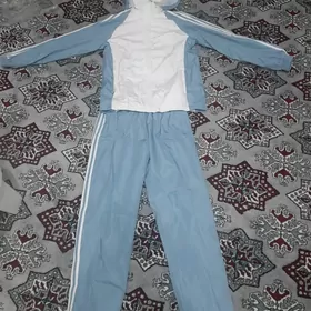 Спортивный костюм новый
