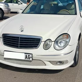 Mercedes-Benz E320 2004