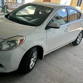 Nissan Versa 2013
