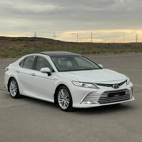 Toyota Camry 2021