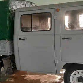 UAZ Profi 2013