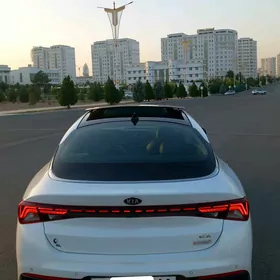 Kia K5 2021