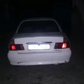 Mitsubishi Diamante 1995