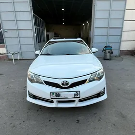 Toyota Camry 2014