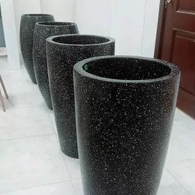 bag we gul oturdylyan kuyzeler