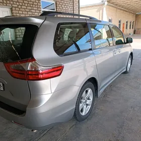 Toyota Sienna 2019