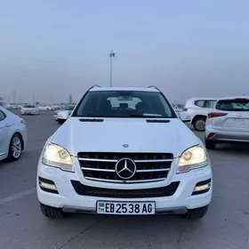 Mercedes-Benz ML400 2011