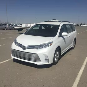 Toyota Sienna 2020