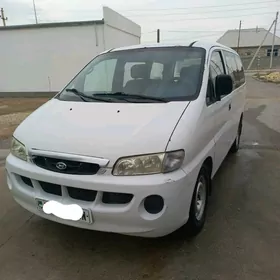 Hyundai H-1 2002