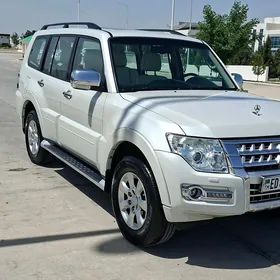 Mitsubishi Pajero 2014