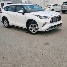 Toyota Highlander 2021