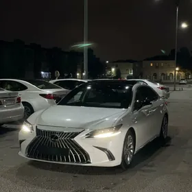 Lexus ES 350 2022