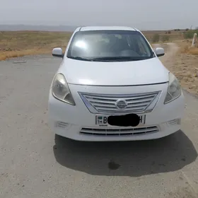 Nissan Versa 2012