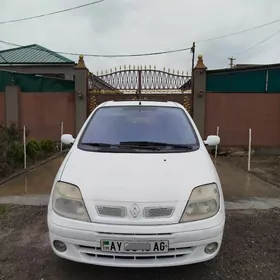 Renault Safrane 2001
