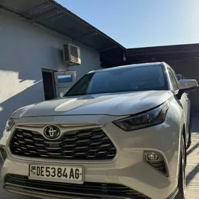 Toyota Highlander 2020