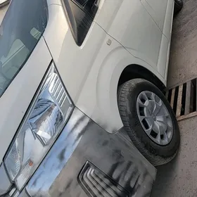 Toyota Hiace 2022
