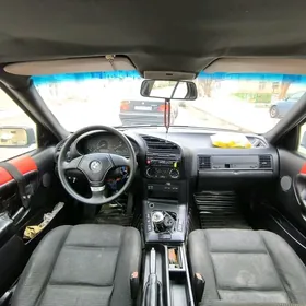 BMW 320 1992