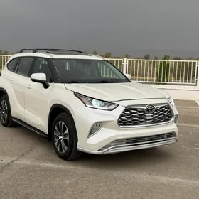 Toyota Highlander 2021