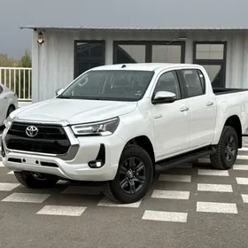 Toyota Hilux 2024
